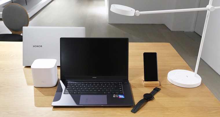 Huawei đã chính thức bán thương hiệu con Honor ảnh 1