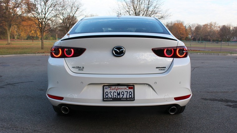 Mazda3 Turbo 2021 - giữ nguyên thiết kế, tăng trải nghiệm lái ảnh 3