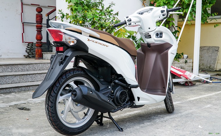 Honda Vision 2021 mới ra mắt còn ngốn xăng hơn cả bản cũ, Yamaha thống trị xe ga tiết kiệm xăng ảnh 1