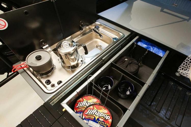 TRD Sport Trailer - Xe moóc cắm trại của Toyota Tacoma ảnh 3