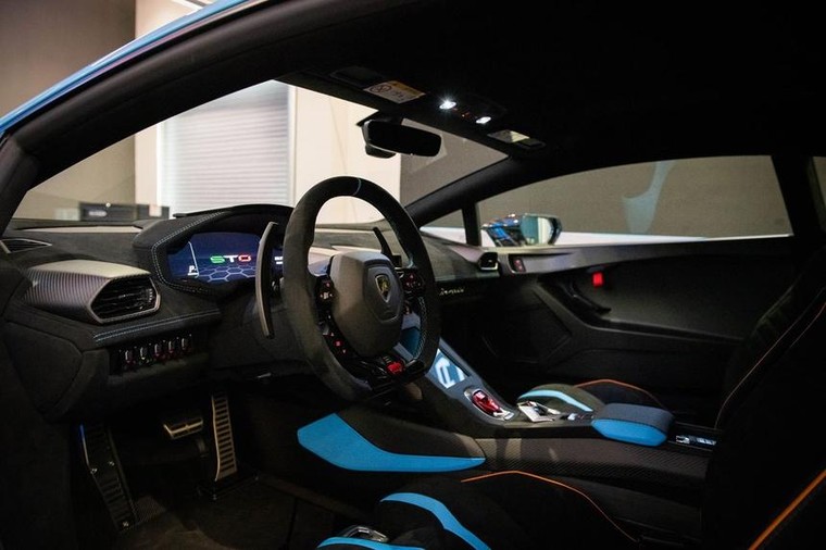 Lamborghini Huracan STO được ra mắt tại Thái Lan, giá gần 1 triệu USD ảnh 3