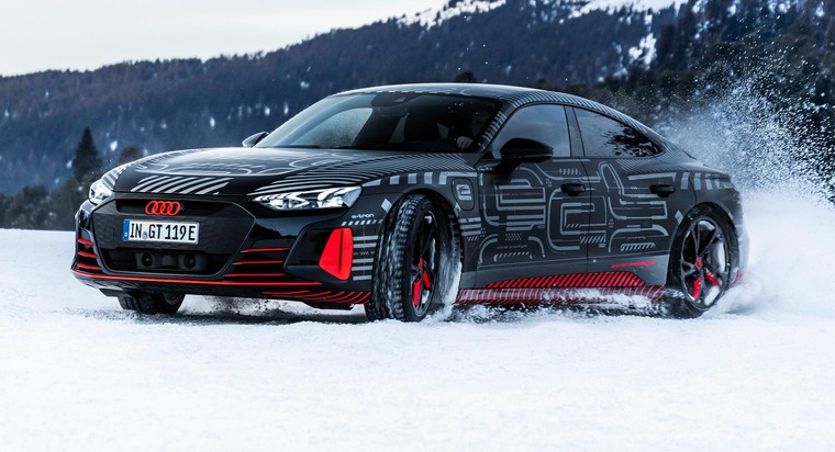 Audi E-Tron GT 2022 - chiếc coupe điện 4 cửa chuẩn bị được ra mắt ảnh 1