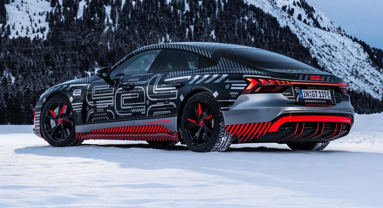 Audi E-Tron GT 2022 - chiếc coupe điện 4 cửa chuẩn bị được ra mắt ảnh 4