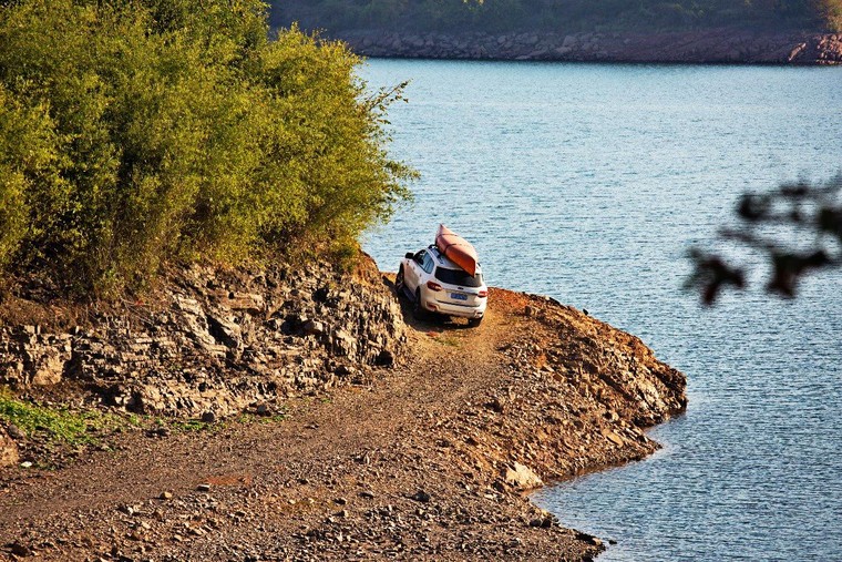 Nên chọn xe nào để một đại gia đình có thể cùng đi dã ngoại ảnh 1