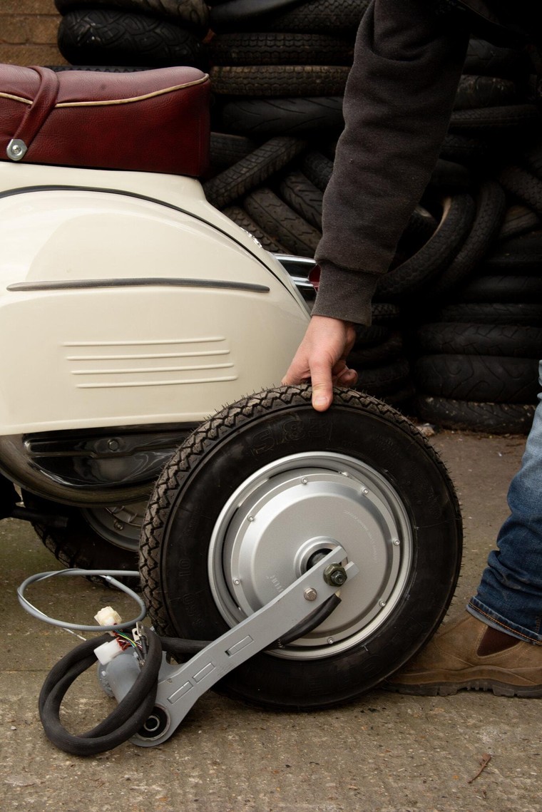 Retrospective Scooters giới thiệu bộ "kits" điện dành cho những chiếc Vespa và Lambrettas ảnh 3