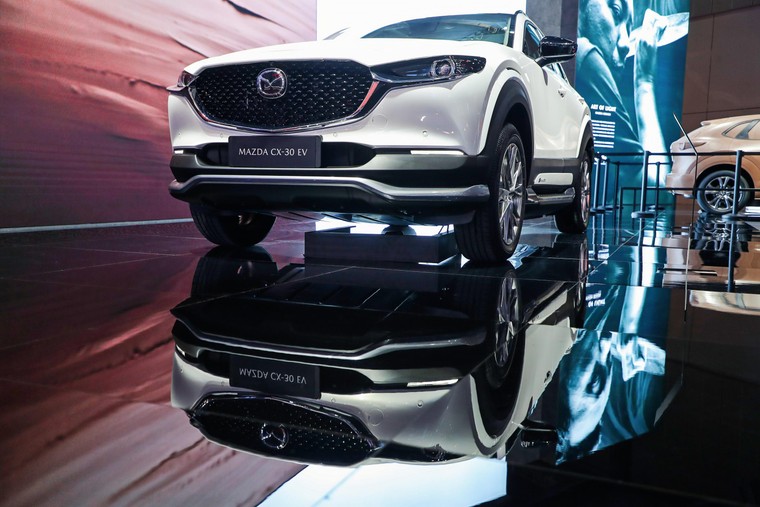 Vừa ra mắt tại Việt Nam, Mazda CX-30 đã có phiên bản chạy điện xuất hiện tại Trung Quốc ảnh 1