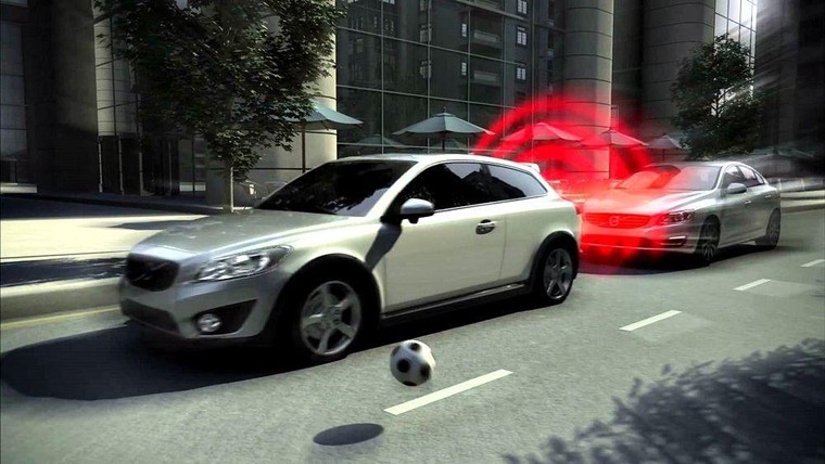 Hệ thông cảnh báo va trạm trên ô tô hoạt động như thế nào? ảnh 1