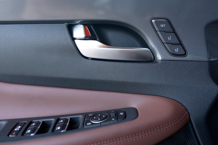 Hyundai Santa Fe 2021 chính thức ra mắt, 6 phiên bản, giá từ 1,03 tỷ ảnh 8