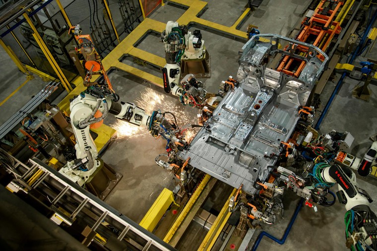 Ford Ranger phiên bản CKD chính thức xuất xưởng, đánh dấu cột mốc 20 năm ảnh 2