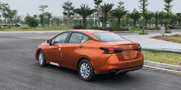 Nissan Sunny thế hệ mới xuất hiện tại Việt Nam ảnh 1