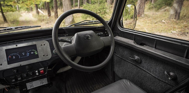 UAZ Hunter huyền thoại phiên bản thuần điện ảnh 3