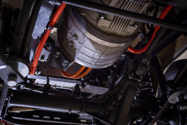 UAZ Hunter huyền thoại phiên bản thuần điện ảnh 4