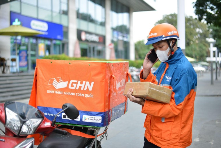 Sàn TMĐT nỗ lực tháo gỡ khó khăn trong khâu giao vận mùa giãn cách ảnh 2