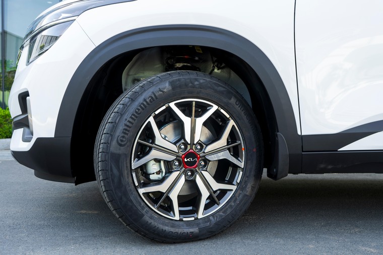 Kia Seltos 1.4 gia tăng trang bị tất cả các phiên bản, thay đổi nhận diện với logo mới ảnh 3