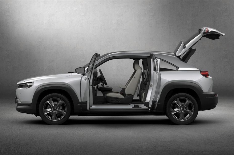 MX-30 - chiếc xe thuần điện đầu tiên của Mazda ảnh 4