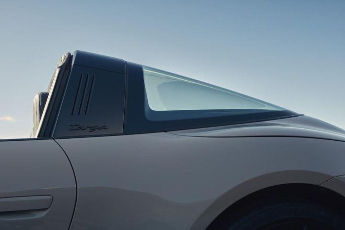 Porsche 911 GTS mới: ấn tượng hơn, mạnh mẽ hơn ảnh 4