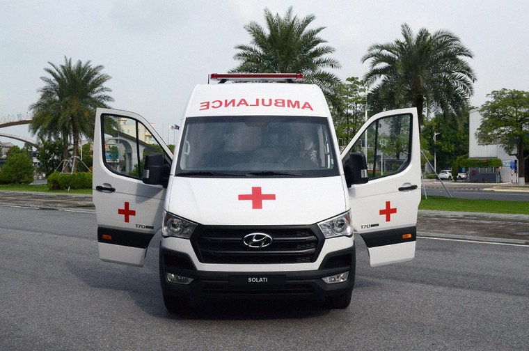 Liên doanh Ô tô Hyundai Thành Công trao tặng 10 xe Solati cứu thương ảnh 3