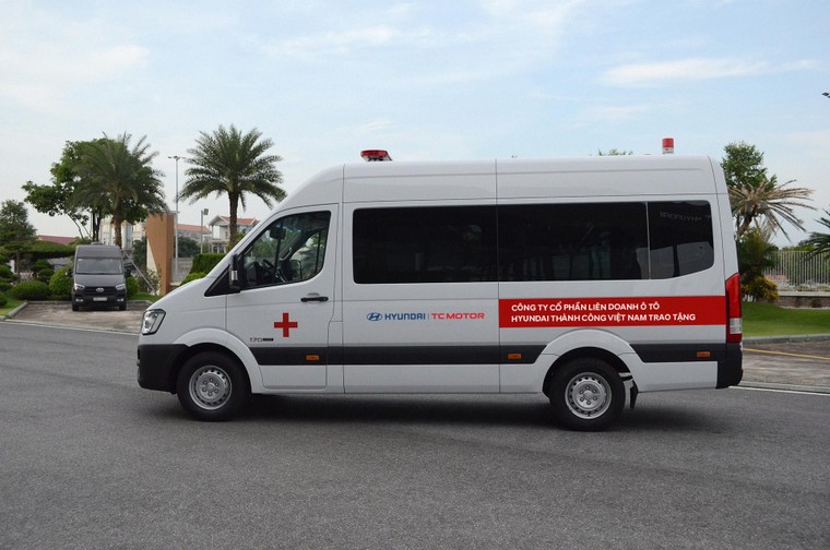 Liên doanh Ô tô Hyundai Thành Công trao tặng 10 xe Solati cứu thương ảnh 5