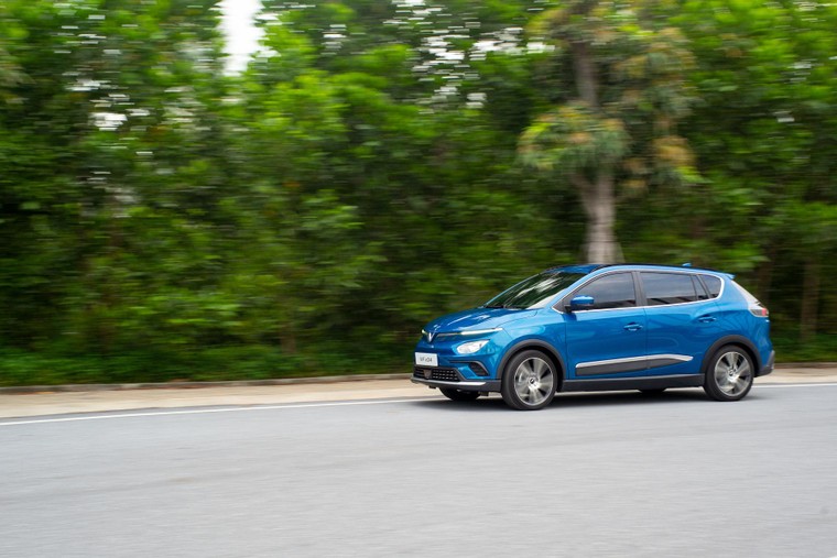 Vinfast VF e34 chính thức ra mắt, nhiều tính năng ấn tượng ảnh 1