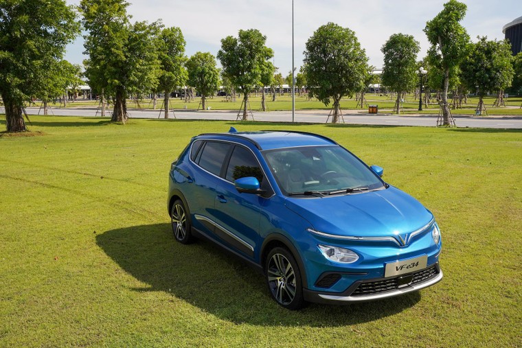 Ngắm chi tiết VinFast VFe34 vừa ra mắt ảnh 2