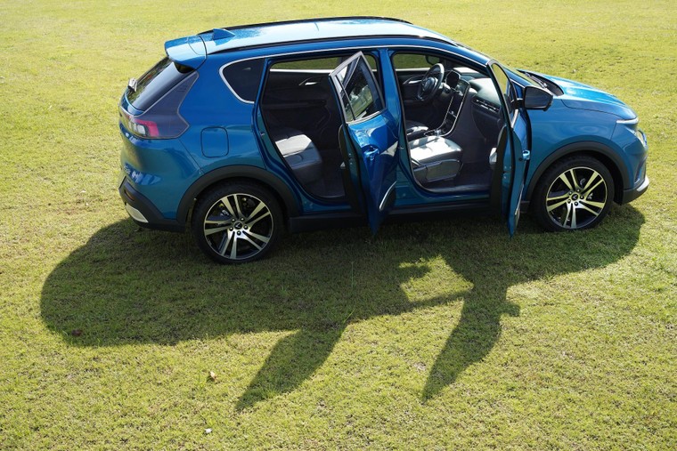 Ngắm chi tiết VinFast VFe34 vừa ra mắt ảnh 7