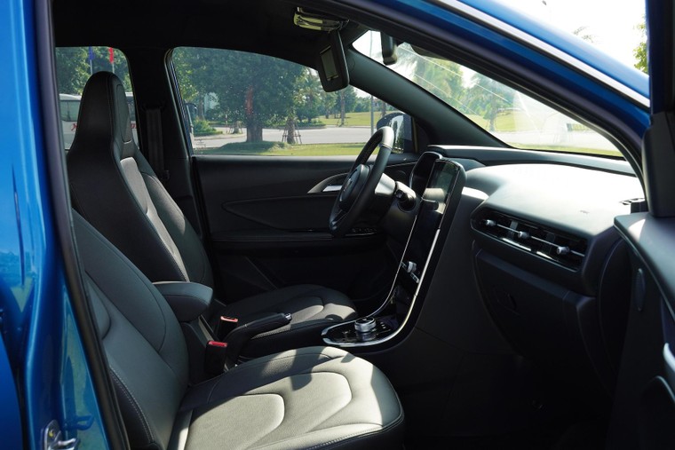 Ngắm chi tiết VinFast VFe34 vừa ra mắt ảnh 14