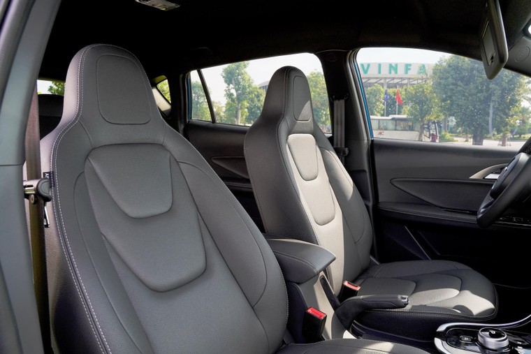 Ngắm chi tiết VinFast VFe34 vừa ra mắt ảnh 15