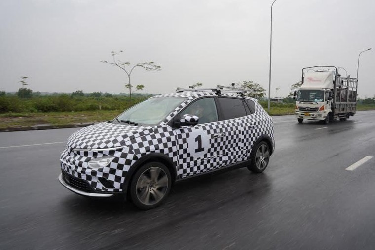 VinFast VFe34 bắt đầu chạy thử nghiệm trên đường đô thị tại Việt Nam ảnh 2