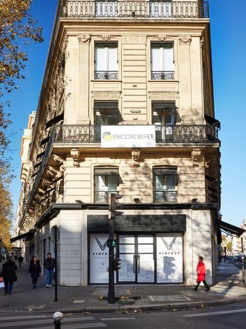 Từ showroom hoành tráng tại Paris tới triển lãm ô tô Los Angeles: VinFast bước ra thế giới ảnh 1