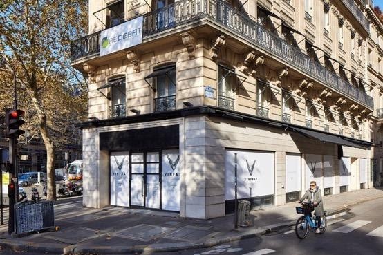 Từ showroom hoành tráng tại Paris tới triển lãm ô tô Los Angeles: VinFast bước ra thế giới ảnh 4