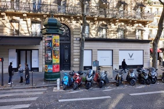 Từ showroom hoành tráng tại Paris tới triển lãm ô tô Los Angeles: VinFast bước ra thế giới ảnh 2