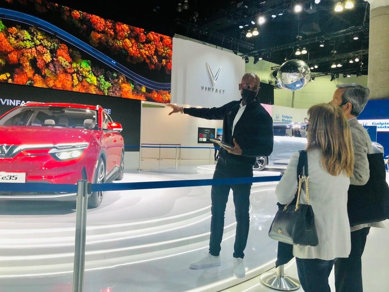 Người Mỹ trầm trồ trước bộ đôi VinFast VF e35, VF e36 ảnh 6