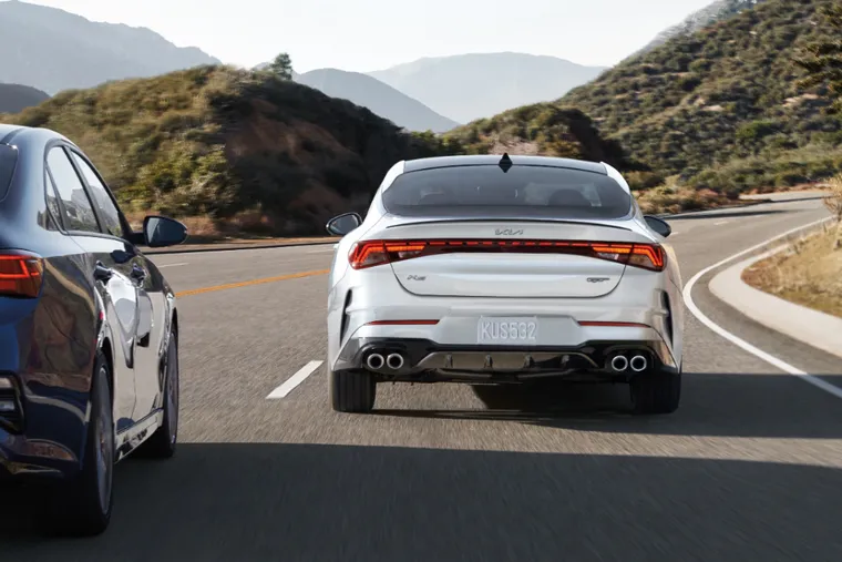 Trải nghiệm đẳng cấp với các phiên bản KIA K5 ảnh 4