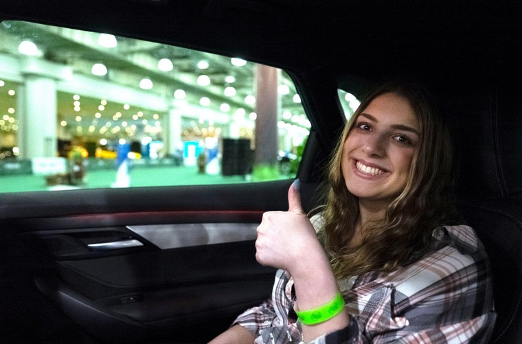 VinFast VF 8 được người Mỹ khen hết lời khi lăn bánh tại New York ảnh 3