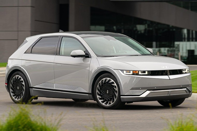 Ioniq 5 của Hyundai giành 3 giải thưởng ô tô của năm 2022 ảnh 1