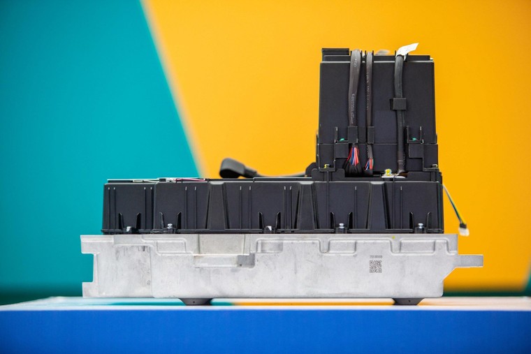 Vinfast ra mắt 5 mẫu xe máy điện có khả năng di chuyển gần 200 km/lần sạc ảnh 2