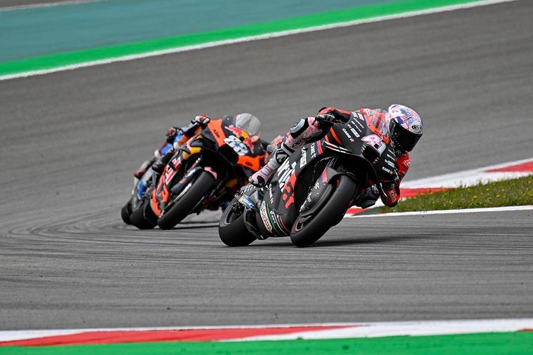 Aleix bước lên bục một lần nữa ở Portimão ảnh 1