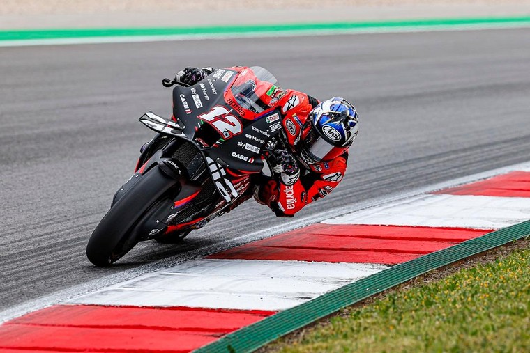 Aleix bước lên bục một lần nữa ở Portimão ảnh 2