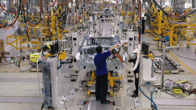 Mercedes-Benz Việt Nam đầu tư mạnh mẽ vào hệ thống dây chuyền sản xuất và lắp ráp ảnh 1