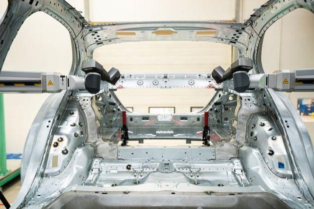 Mercedes-Benz Việt Nam đầu tư mạnh mẽ vào hệ thống dây chuyền sản xuất và lắp ráp ảnh 3