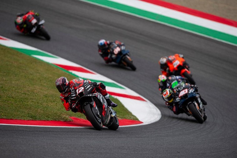 Espargaró và Aprilia một lần nữa lên bục ngay tại Mugello! ảnh 1