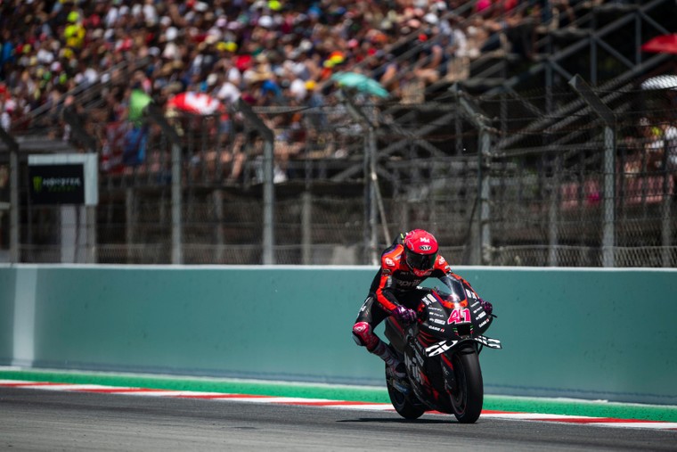 Phung phí cơ hội lên bục, Aleix kết thúc ở vị trí thứ năm MotoGP Catalunya ảnh 1