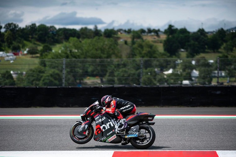 Espargaró và Aprilia một lần nữa lên bục ngay tại Mugello! ảnh 4