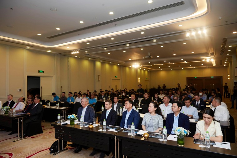 Mercedes-Benz Việt Nam tổ chức buổi lễ tốt nghiệp của Chương trình Đào tạo nghề cho kỹ thuật viên ảnh 1