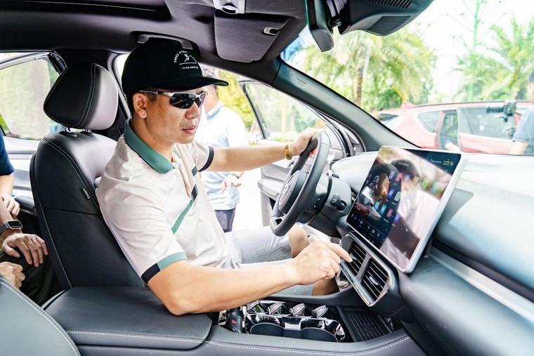 Gần 1.000 ô tô điện VF 8 được “chốt đơn” sau hai ngày tổ chức lái thử ảnh 3