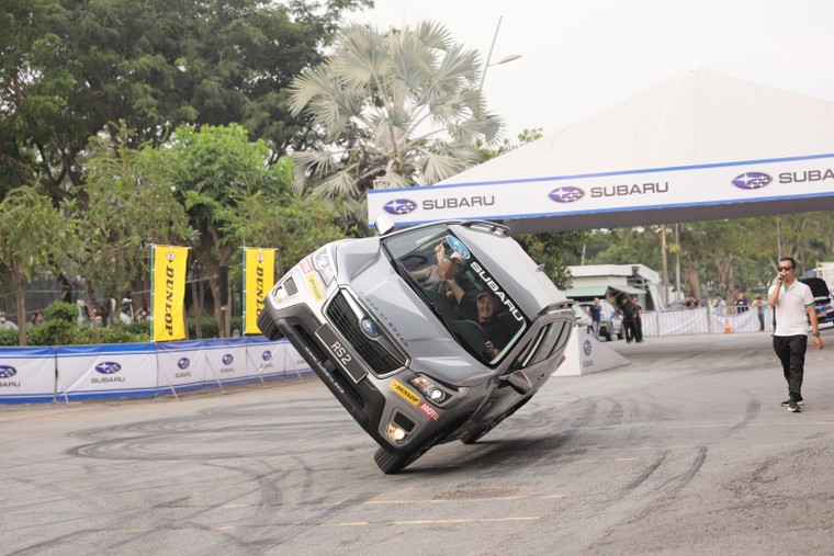 Siêu Trình Diễn Ô Tô Mạo Hiểm Subaru - Subaru Russ Swift Stunt Show đã chính thức trở lại Việt Nam ảnh 2