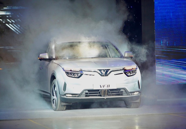 Vinfast bàn giao 100 ô tô điện VF 8 đầu tiên, chuẩn bị xuất khẩu ra quốc tế ảnh 5