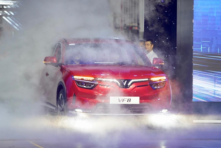 Vinfast bàn giao 100 ô tô điện VF 8 đầu tiên, chuẩn bị xuất khẩu ra quốc tế ảnh 8