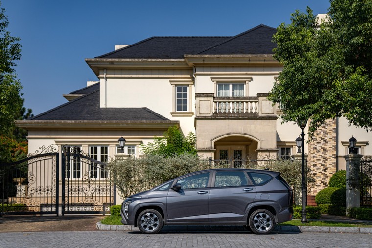 Hyundai Stargazer giá từ 575 triệu, cạnh tranh trực tiếp với Mitsubishi Xpander và Toyota Veloz ảnh 1