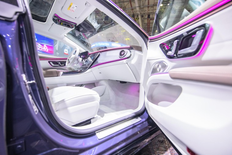 EQS chính thức được Mercedes-Benz ra mắt tại Việt Nam ảnh 6